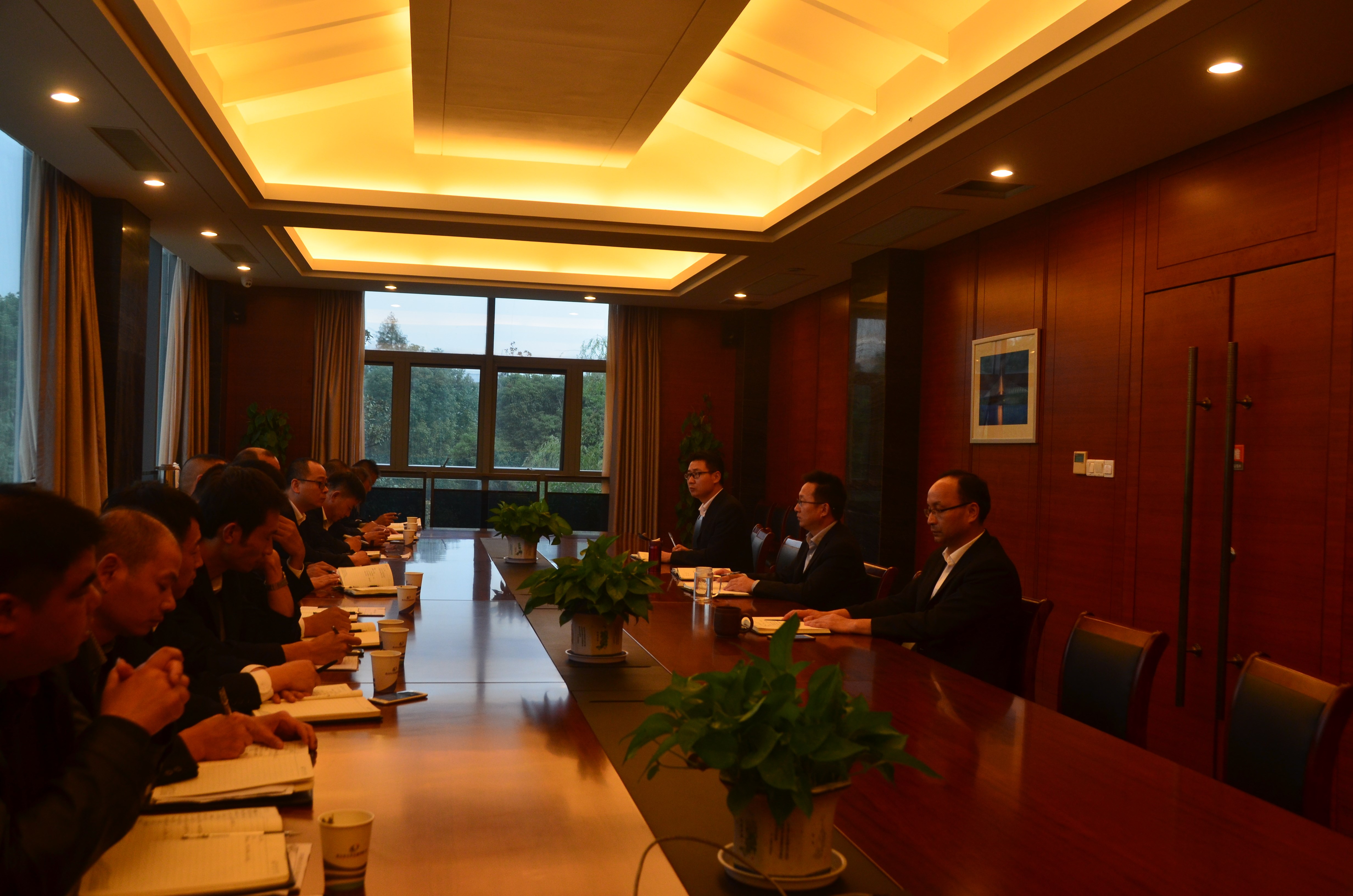 公交召開基層管理人員座談會.JPG 公交召開基層管理人員座談會.JPG