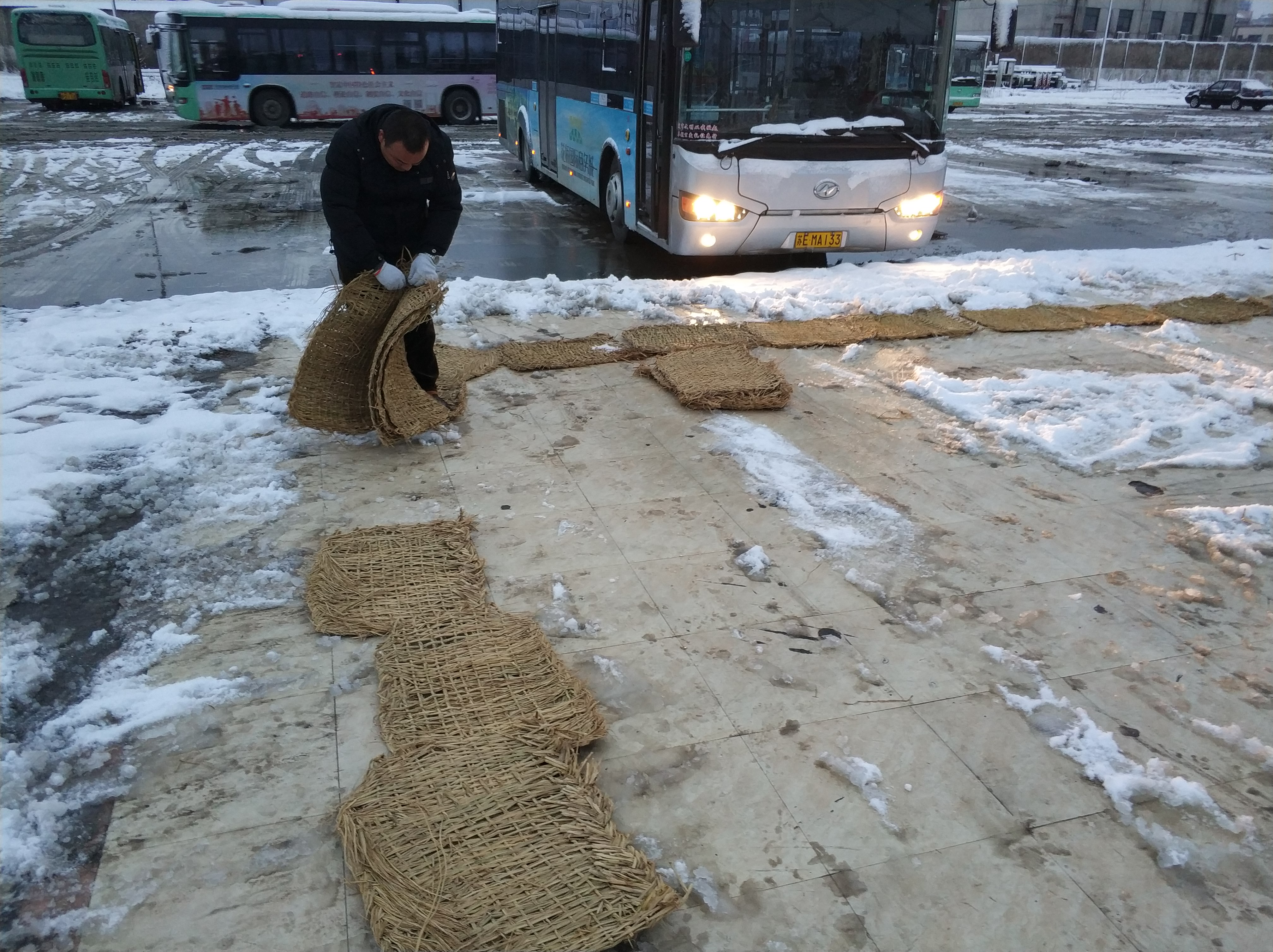花橋停車場除雪2.jpg 花橋停車場除雪2.jpg