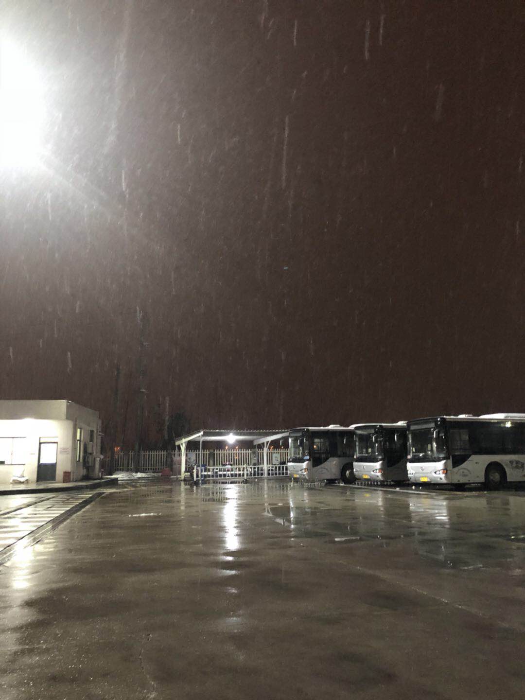 嶗山路停車場無冰雪.jpg 嶗山路停車場無冰雪.jpg