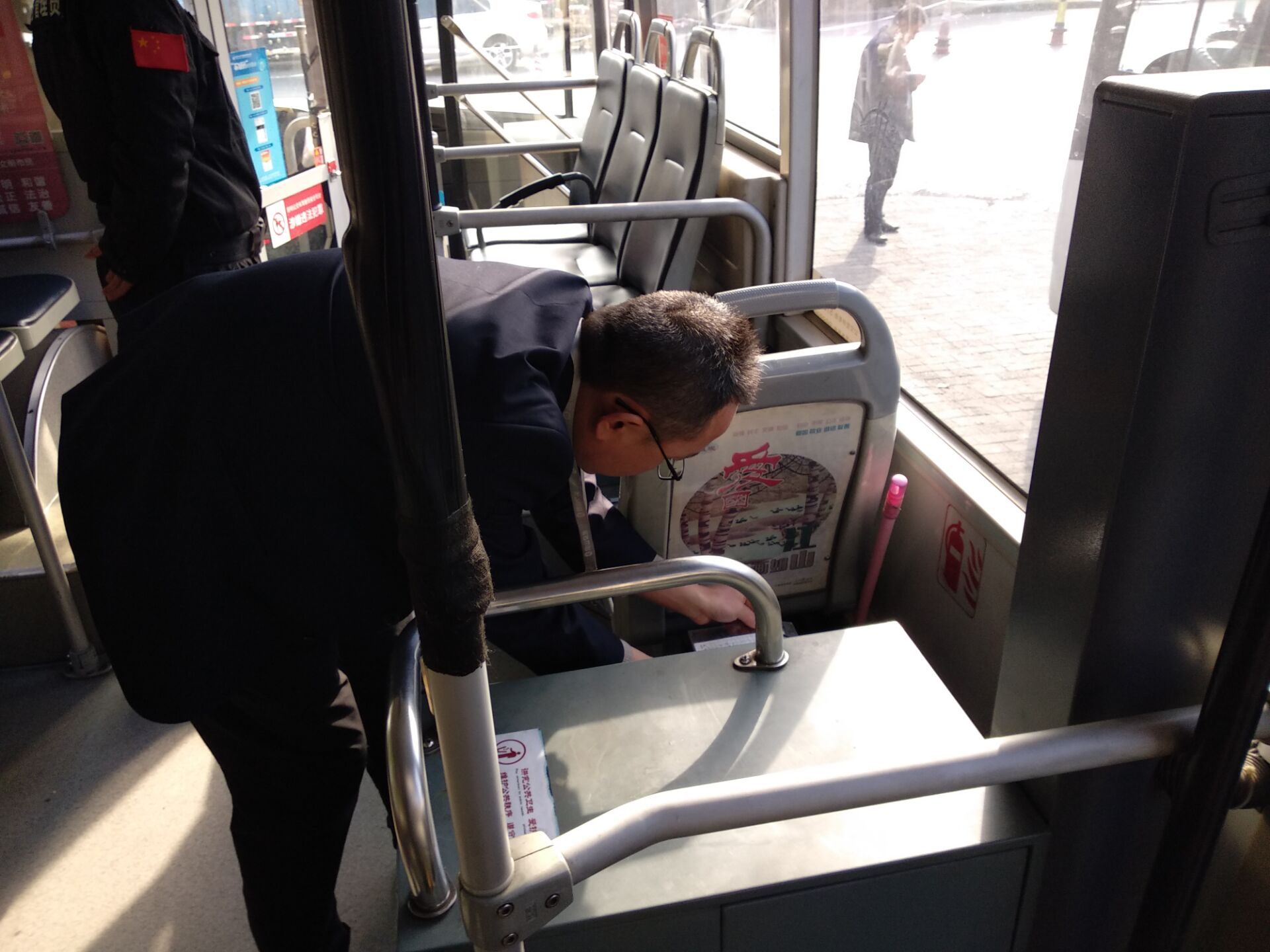 二分公司開展節(jié)前車輛全覆蓋大檢查2.png 二分公司開展節(jié)前車輛全覆蓋大檢查2.png