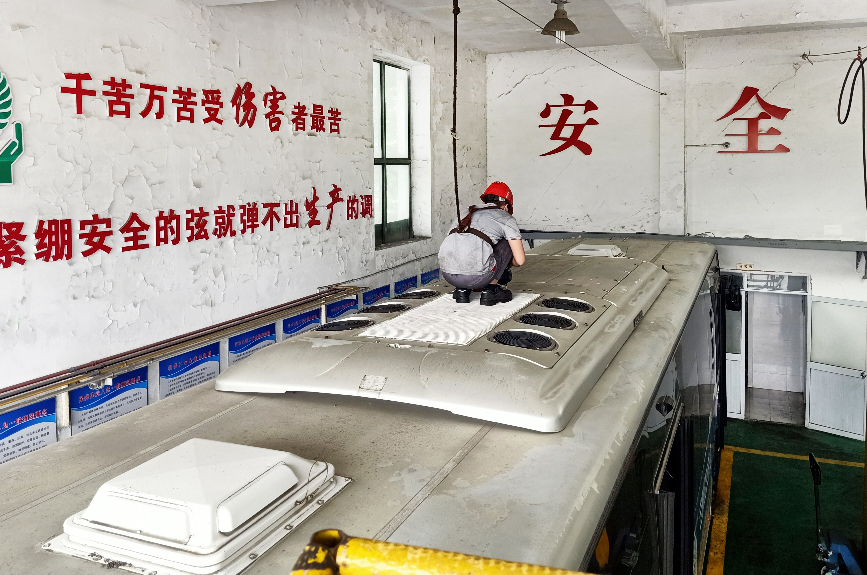 空調(diào)開機(jī)保養(yǎng)4-清晰.jpg 空調(diào)開機(jī)保養(yǎng)4-清晰.jpg